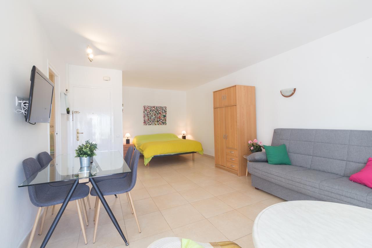 Aries Luxe Iberplaya Apartment Салоу Екстериор снимка