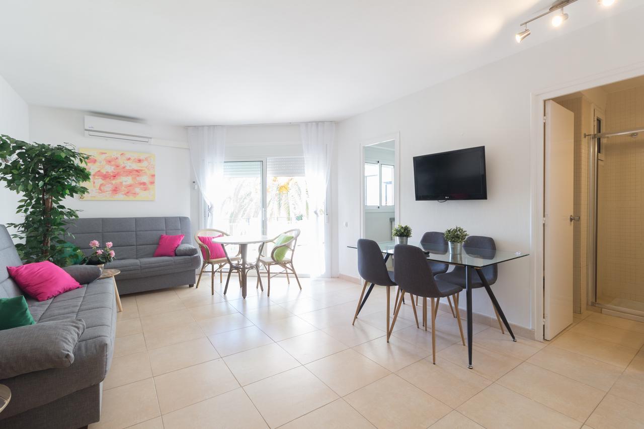 Aries Luxe Iberplaya Apartment Салоу Екстериор снимка