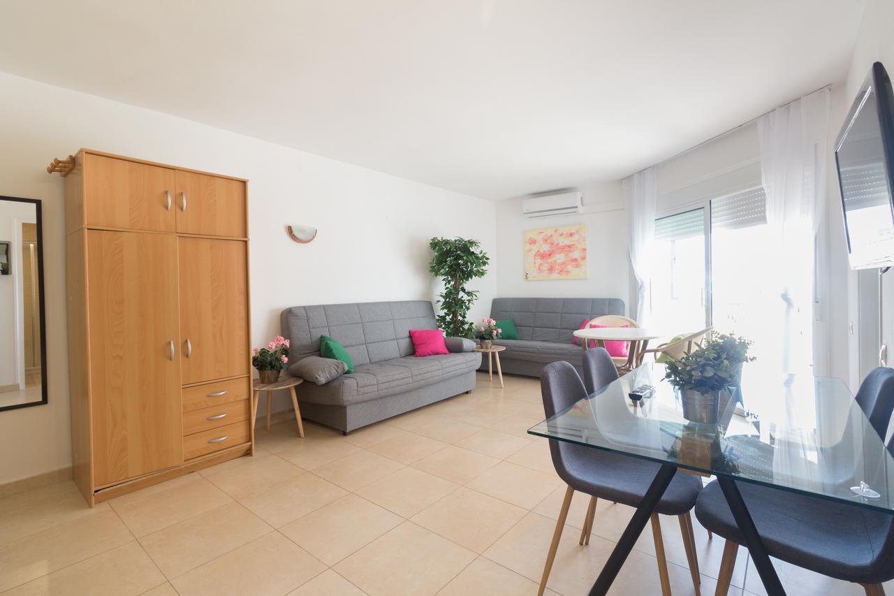 Aries Luxe Iberplaya Apartment Салоу Екстериор снимка