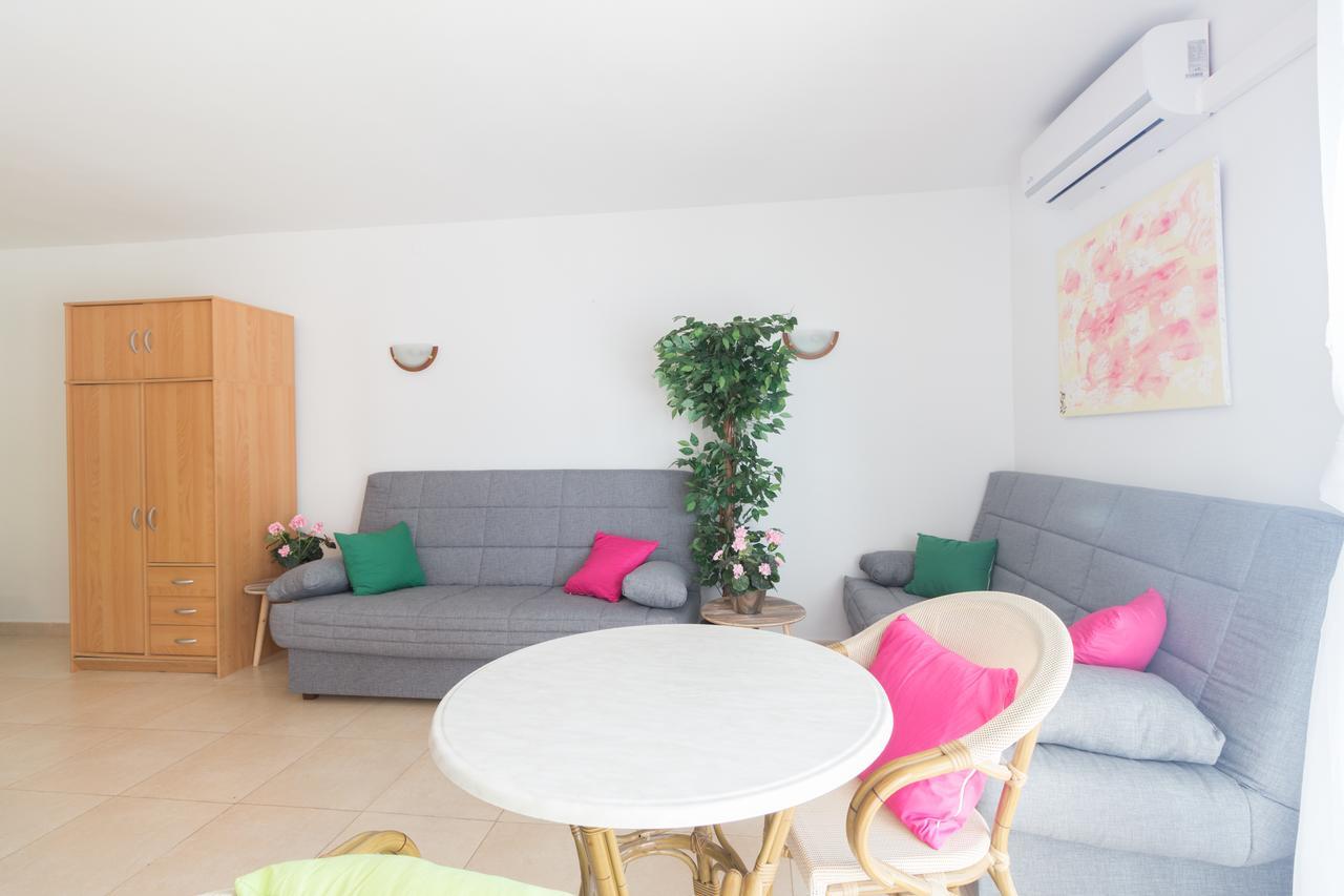 Aries Luxe Iberplaya Apartment Салоу Екстериор снимка